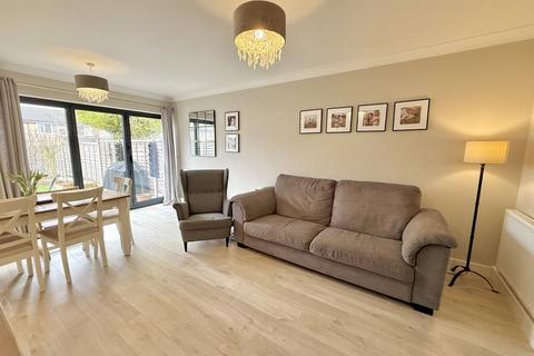 3 bedroom end of terrace house for sale, Leighton Court, Dunstable