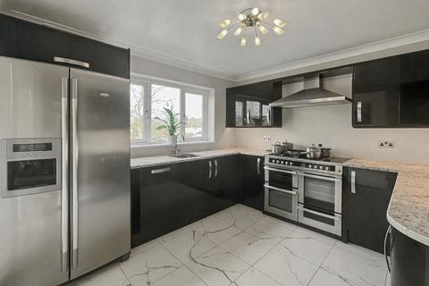 3 bedroom apartment for sale, Fairacre - Share of Freehold - TURN KEY SALE - Private Garden - Pet Friendly