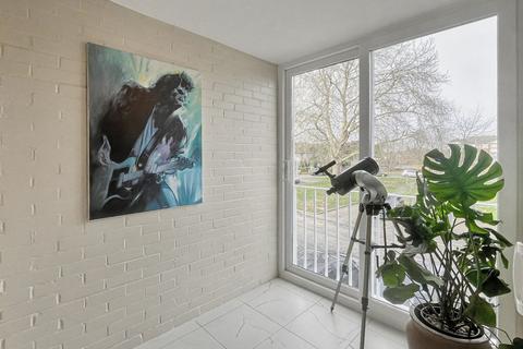 3 bedroom apartment for sale, Fairacre - Share of Freehold - TURN KEY SALE - Private Garden - Pet Friendly