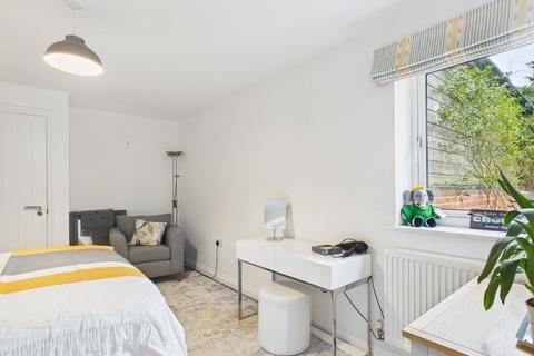 3 bedroom end of terrace house for sale, Court House Close, Somerton