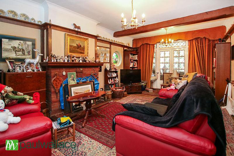 Lounge/Dining