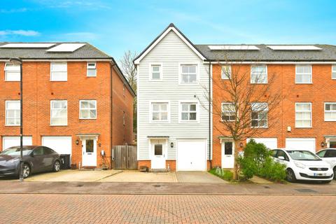 Plaxton Way, Ware