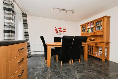 4 bedroom end of terrace house for sale, Plaxton Way, Ware