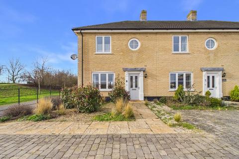 3 bedroom end of terrace house to rent, Carnaile Road, Alconbury Weald