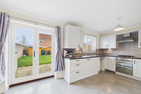3 bedroom end of terrace house to rent, Carnaile Road, Alconbury Weald