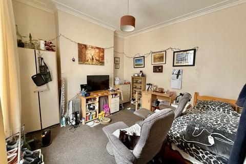 undefined, Camden Street, Plymouth. Ready-made investment – central HMO producing £16,440 pa with 4 rooms let over 3 floors