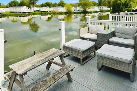 3 bedroom lodge for sale, Mallard Lake, Cotswold Hoburne, Cotswold Lakes