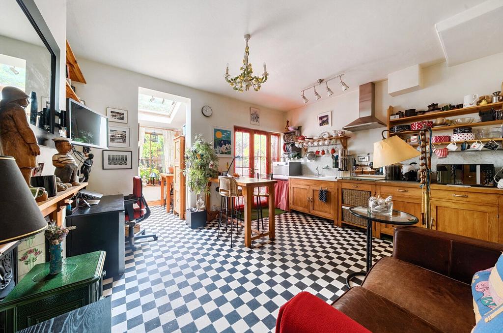 Kitchen/Dining