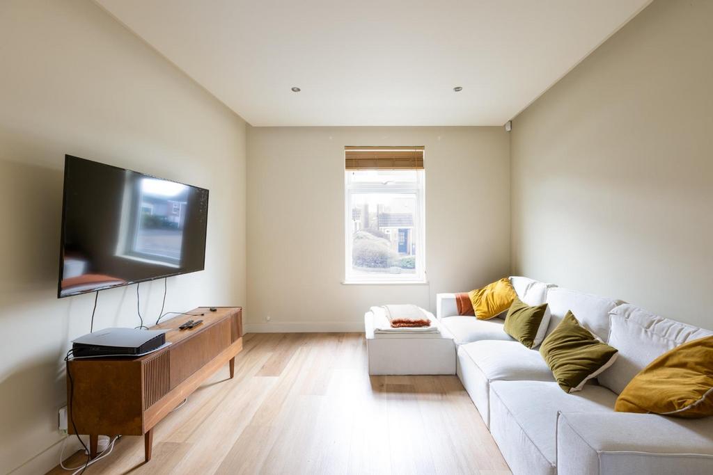 31 Derrick Road, BS15 8 DS-18.jpg