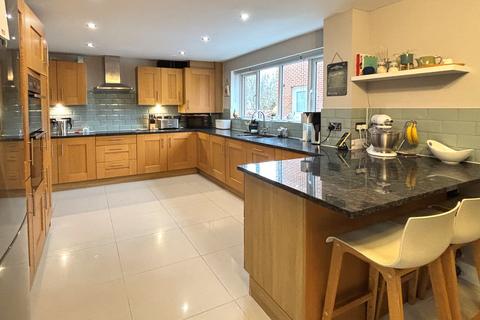 undefined, Bobbin Close, Brockworth, Gloucester