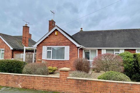 2 bedroom semi-detached bungalow for sale, Kendal Way, Wrexham