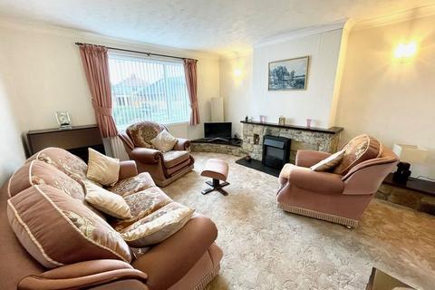 2 bedroom semi-detached bungalow for sale, Kendal Way, Wrexham