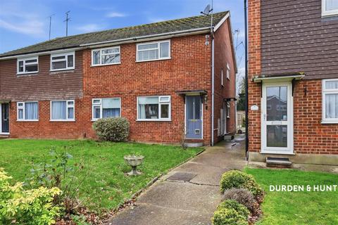 2 bedroom maisonette for sale, Hurstlands Close, Hornchurch