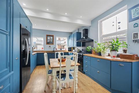 4 bedroom semi-detached house for sale, Lime Grove, Long Eaton