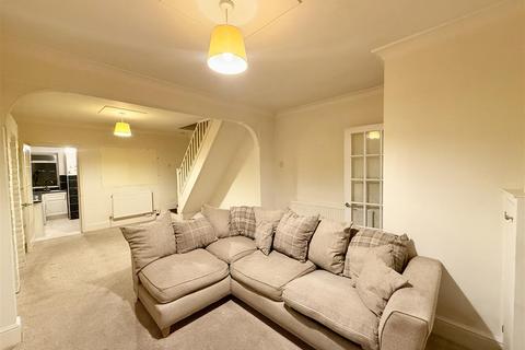 3 bedroom end of terrace house to rent, Belgrave Road, Slough