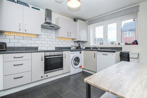 2 bedroom end of terrace house for sale, Alder Close, Bedford MK42