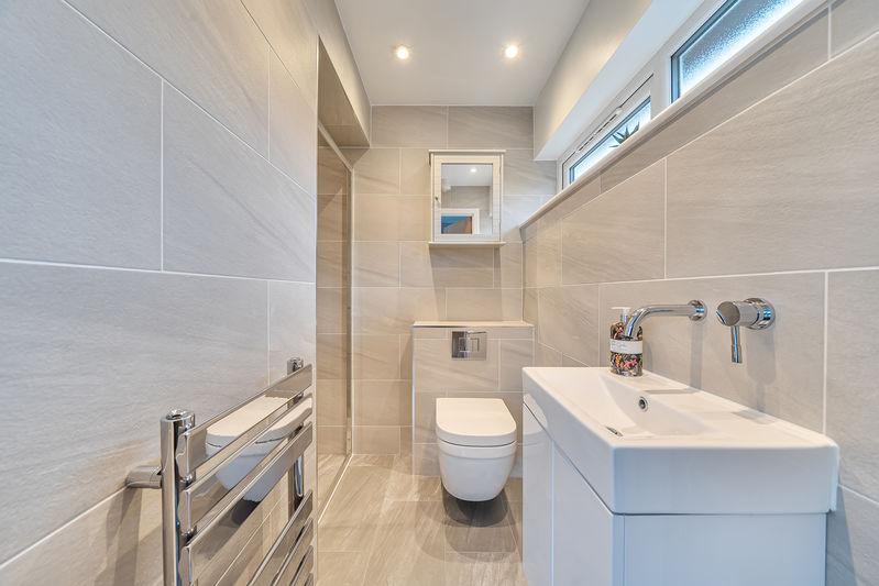 Ensuite to ground