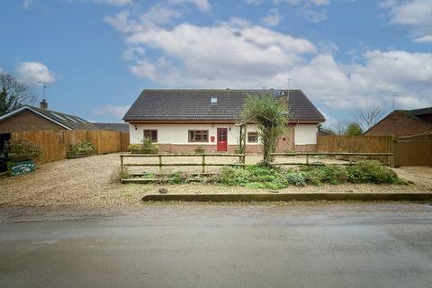 5 bedroom detached house for sale, High Street, Burcott LU7