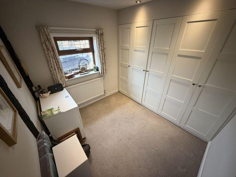 Bedroom 5 / Office