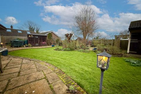 5 bedroom detached house for sale, High Street, Burcott LU7