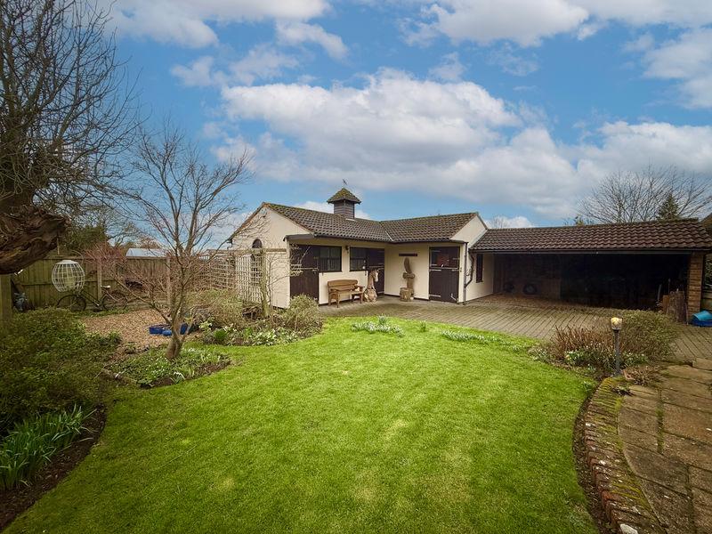 Stables &amp; Car Port
