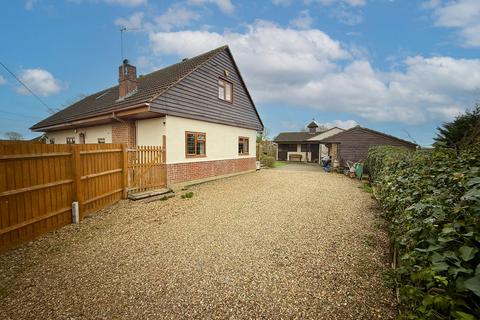 5 bedroom detached house for sale, High Street, Burcott LU7
