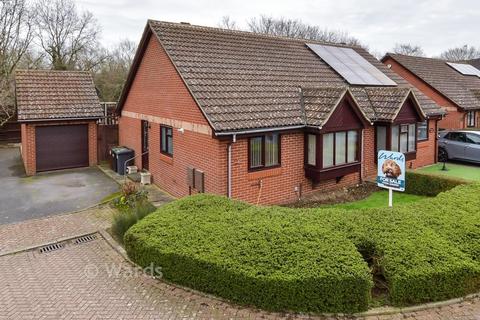 2 bedroom semi-detached bungalow for sale, Willowside, Snodland ME6