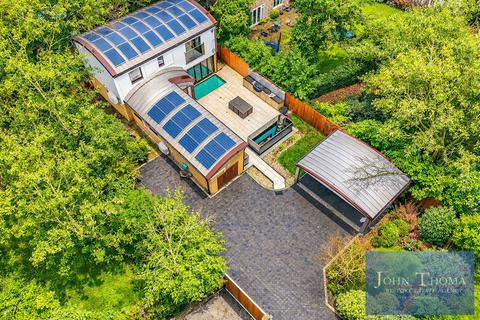 5 bedroom detached house for sale, Retreat Way, Chigwell IG7