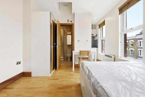 Studio to rent, Chatsworth Road, Hackney, London, E5