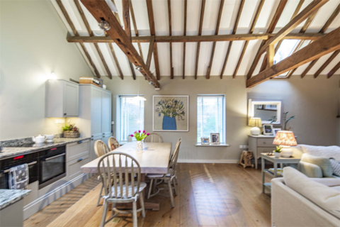 2 bedroom character property to rent, 2 Spring Farm Stables, Goring on Thames, RG8