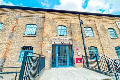 3 bedroom flat to rent, 207 The  Grainstore, 14 Western Gateway, Royal Victoria Docks, excel, London, E16 1BA