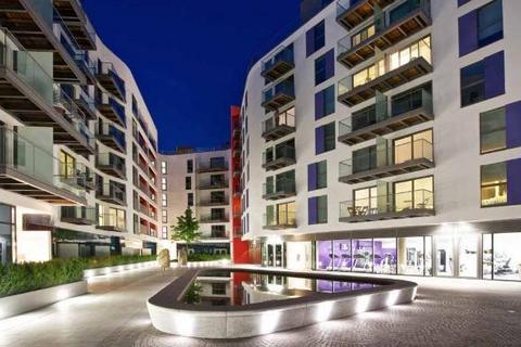 3 bedroom apartment to rent, 3905 Pinnacle Apartments, 11 Saffron Central Square, Croydon, London, CR0 2GE