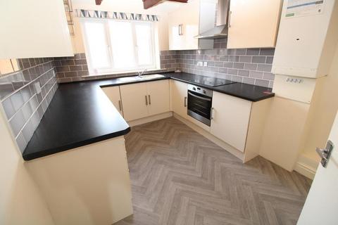 2 bedroom duplex to rent, Mottram Road, Stalybridge, Cheshire, SK15 2QS