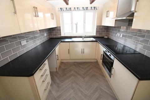 2 bedroom duplex to rent, Mottram Road, Stalybridge, Cheshire, SK15 2QS