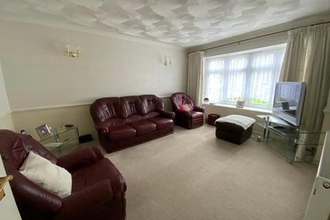 2 bedroom semi-detached house for sale, Hornchurch RM12