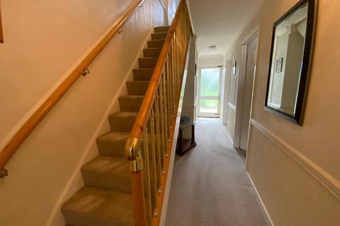 2 bedroom semi-detached house for sale, Hornchurch RM12