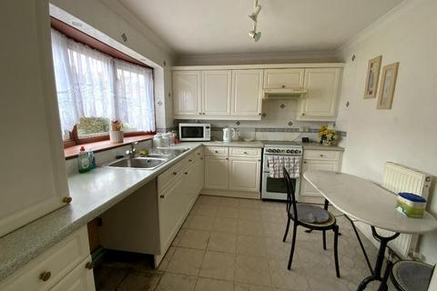 2 bedroom semi-detached house for sale, Hornchurch RM12