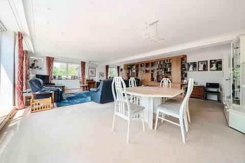 2 bedroom flat for sale, Edgware HA8