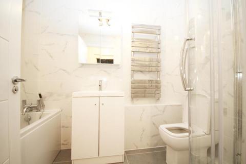 2 bedroom flat for sale, Edgware HA8