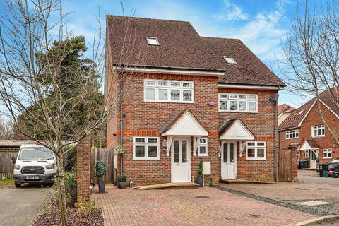 Stanstead Close, Caterham, CR3 6DY