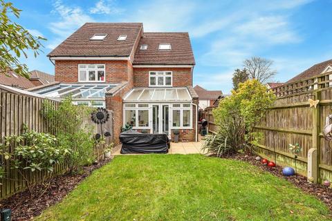 Stanstead Close, Caterham, CR3 6DY