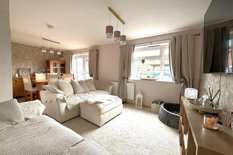 3 bedroom terraced house for sale, Carver Road, Burton-On-Trent DE13