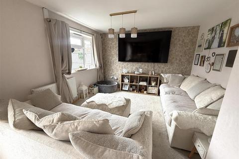 3 bedroom terraced house for sale, Carver Road, Burton-On-Trent DE13