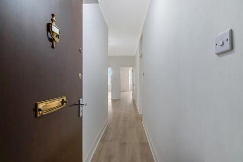 3 bedroom flat for sale, Wilton Street, West End, G20 6RT