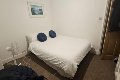 2 bedroom flat to rent, Cornwallis Gardens, Hastings, East Sussex, TN34 1LX
