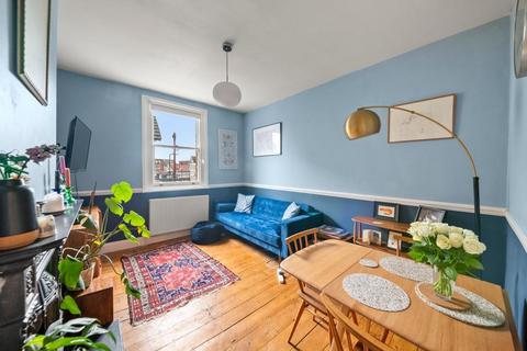 2 bedroom flat for sale, Elthorne Park Road, Hanwell, London, W7 2JJ