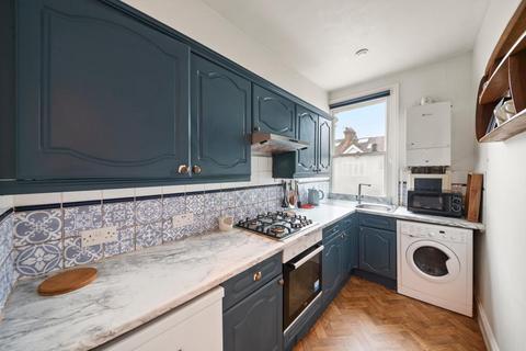2 bedroom flat for sale, Elthorne Park Road, Hanwell, London, W7 2JJ