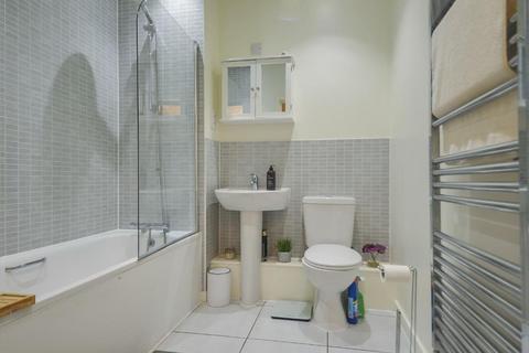 2 bedroom end of terrace house for sale, Hedges Way, Tophill, Luton, Bedfordshire, LU4 9FD