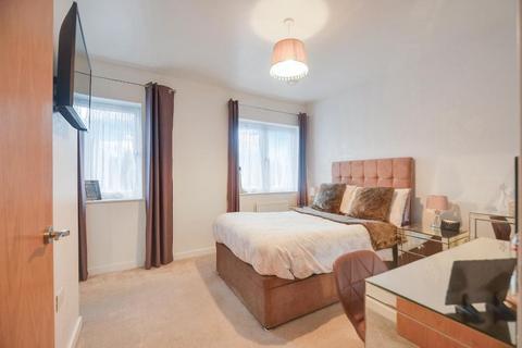 2 bedroom end of terrace house for sale, Hedges Way, Tophill, Luton, Bedfordshire, LU4 9FD