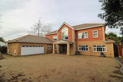 4 bedroom detached house to rent - Manor Road, Oadby, Oadby, Leicester